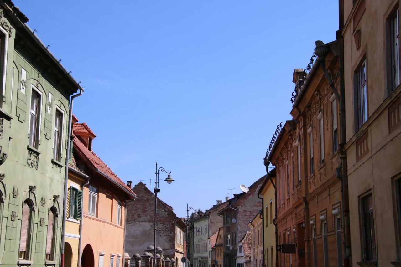 Emerald Old Town *